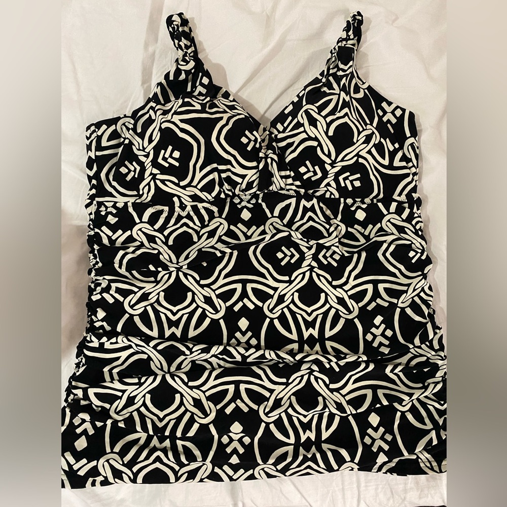 Lands End bathing suit tankini top. Size 18